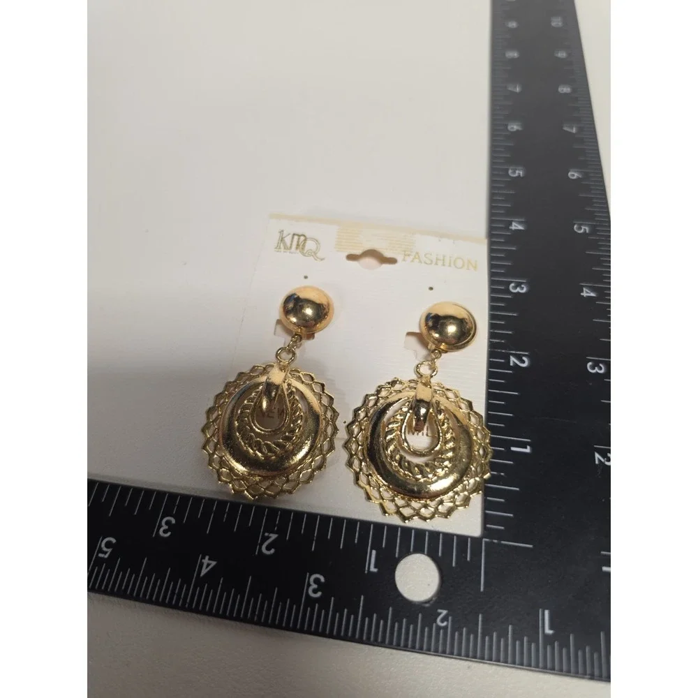 NEW KMQ Collection Gold Tone Drop/Dangle Earrings Cutouts 1 1/2' HEAVY Clip on - Picture 4 of 4
